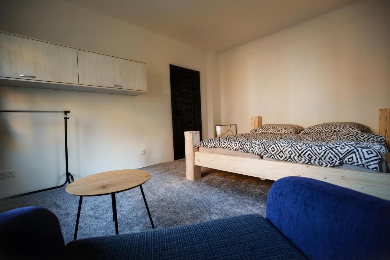 Apartman Devade Se Dvema Loznicemi A Wifi Pripojenim Trutnov Zewnętrze zdjęcie