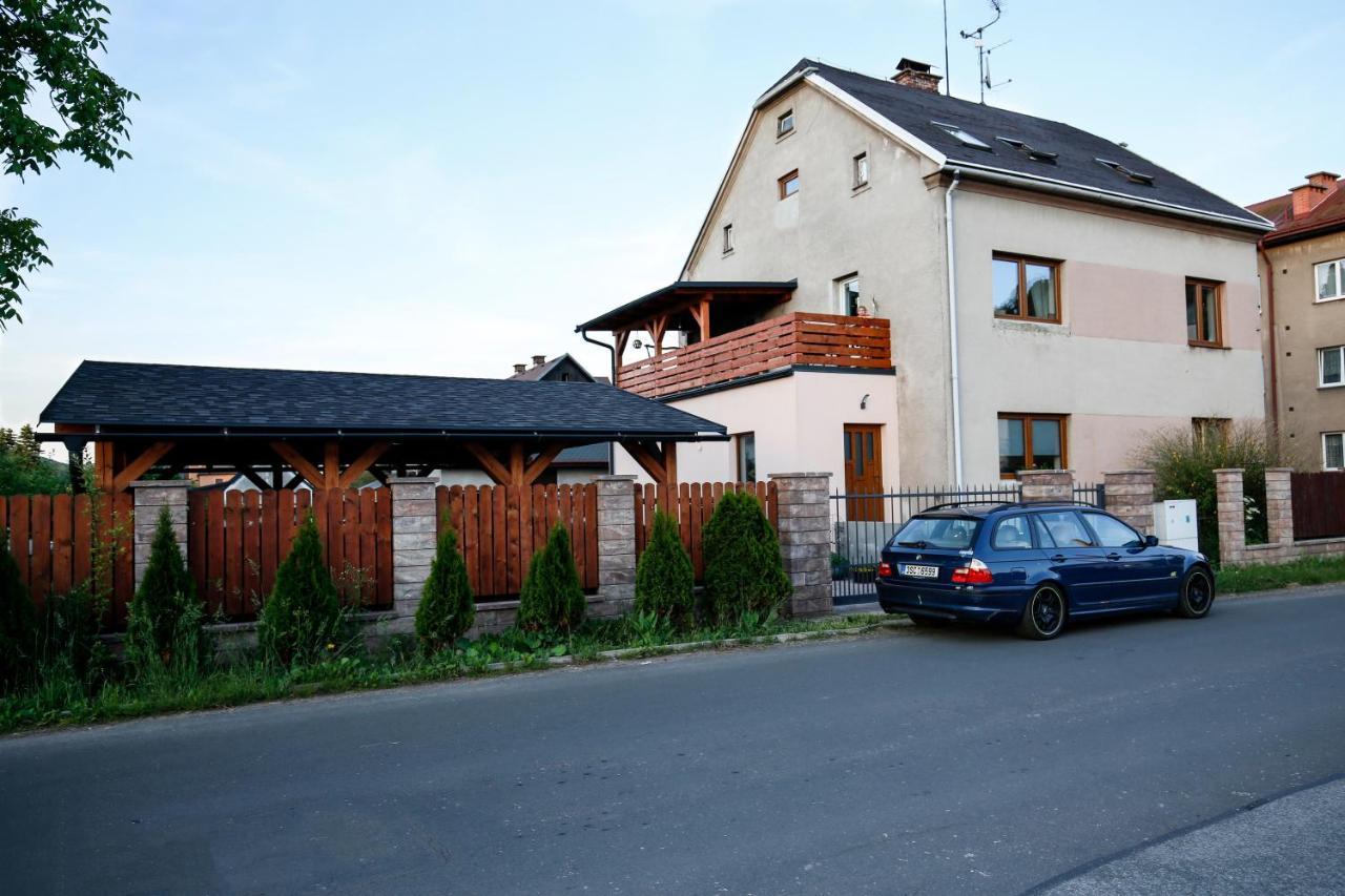 Apartman Devade Se Dvema Loznicemi A Wifi Pripojenim Trutnov Zewnętrze zdjęcie